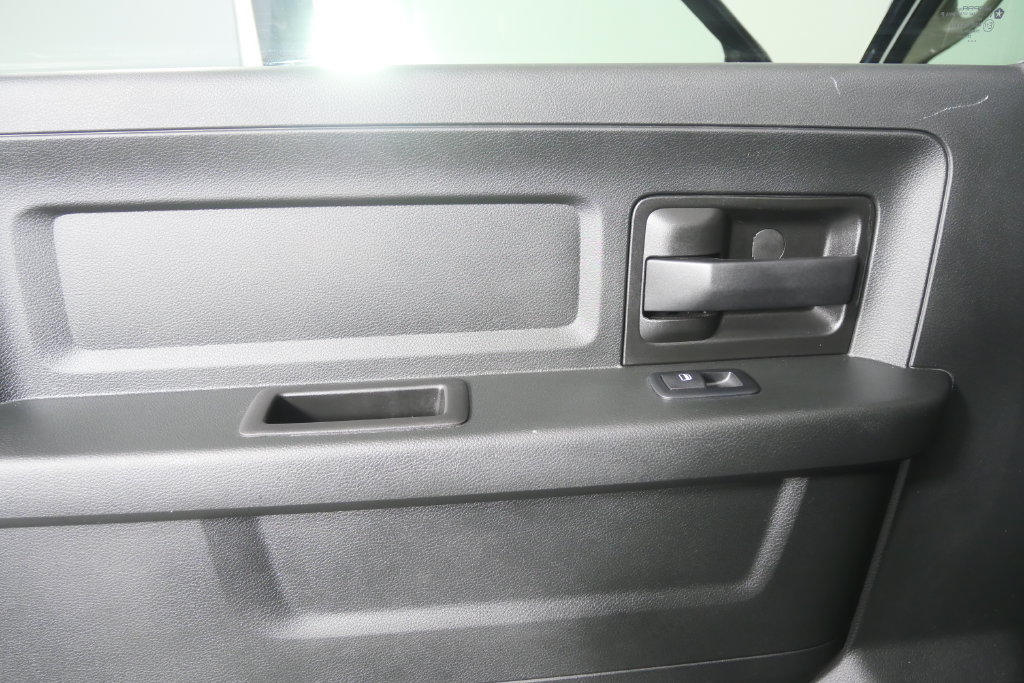 Used 2020 RAM 1500 Express RWD image 16