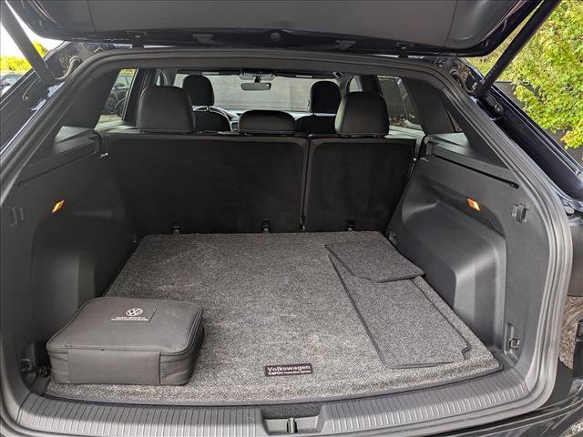 Used 2023 Volkswagen Atlas Cross Sport SE AWD/4WD image 19