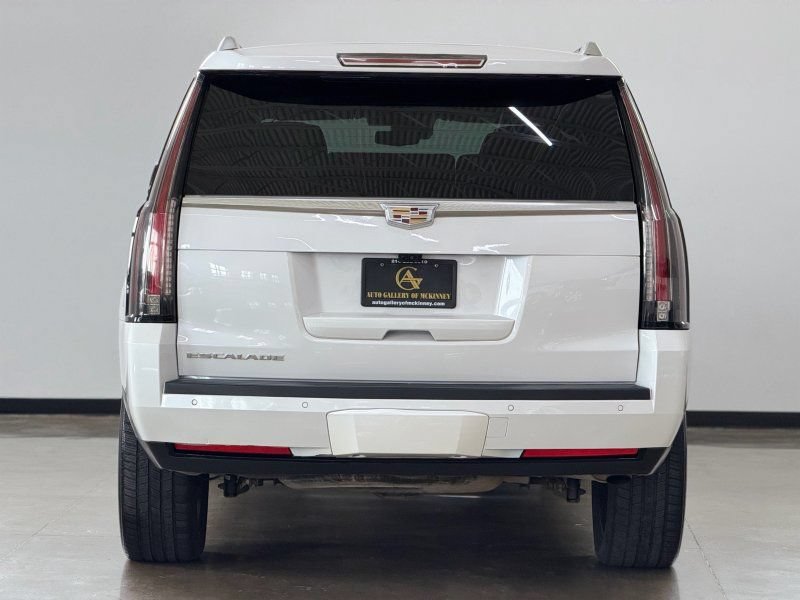 Used 2020 Cadillac Escalade Premium Luxury AWD/4WD image 6