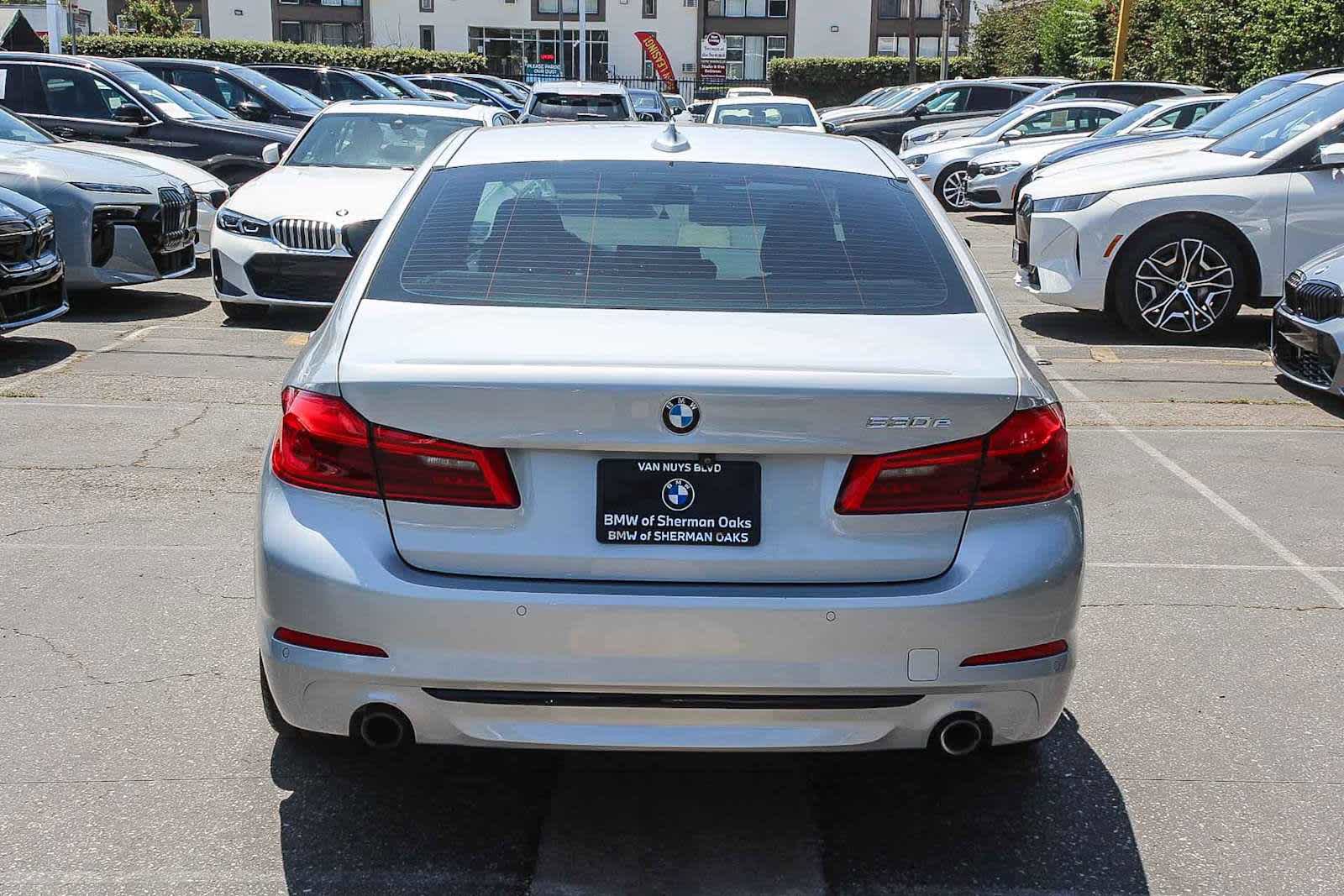 Used 2020 BMW 530e w/ Convenience Package RWD image 5