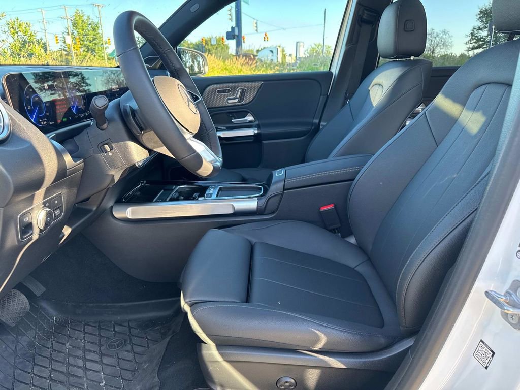 Certified 2025 Mercedes-Benz EQB 300 4MATIC image 16