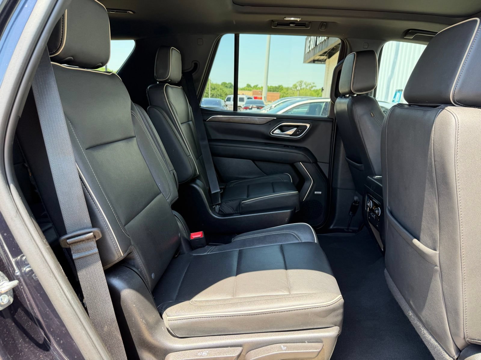 Used 2022 Chevrolet Tahoe Premier w/ Texas Edition RWD image 23