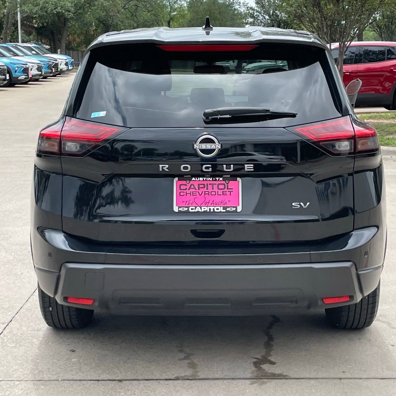 Used 2024 Nissan Rogue SV FWD image 5