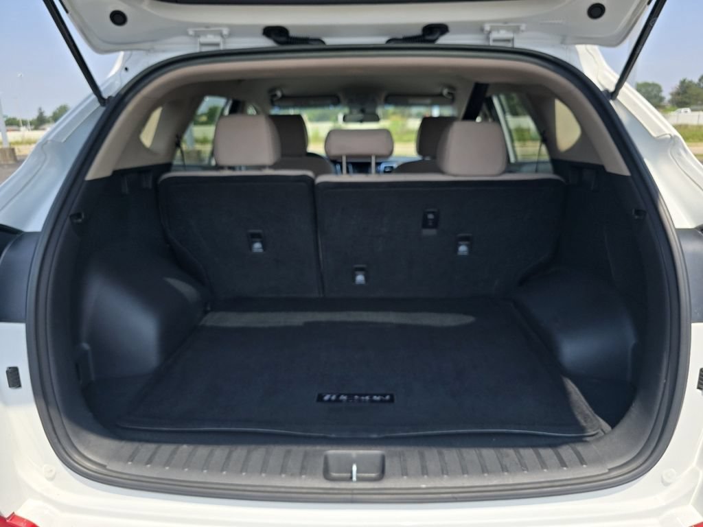 Used 2018 Hyundai Tucson SE w/ Cargo Package AWD/4WD image 18