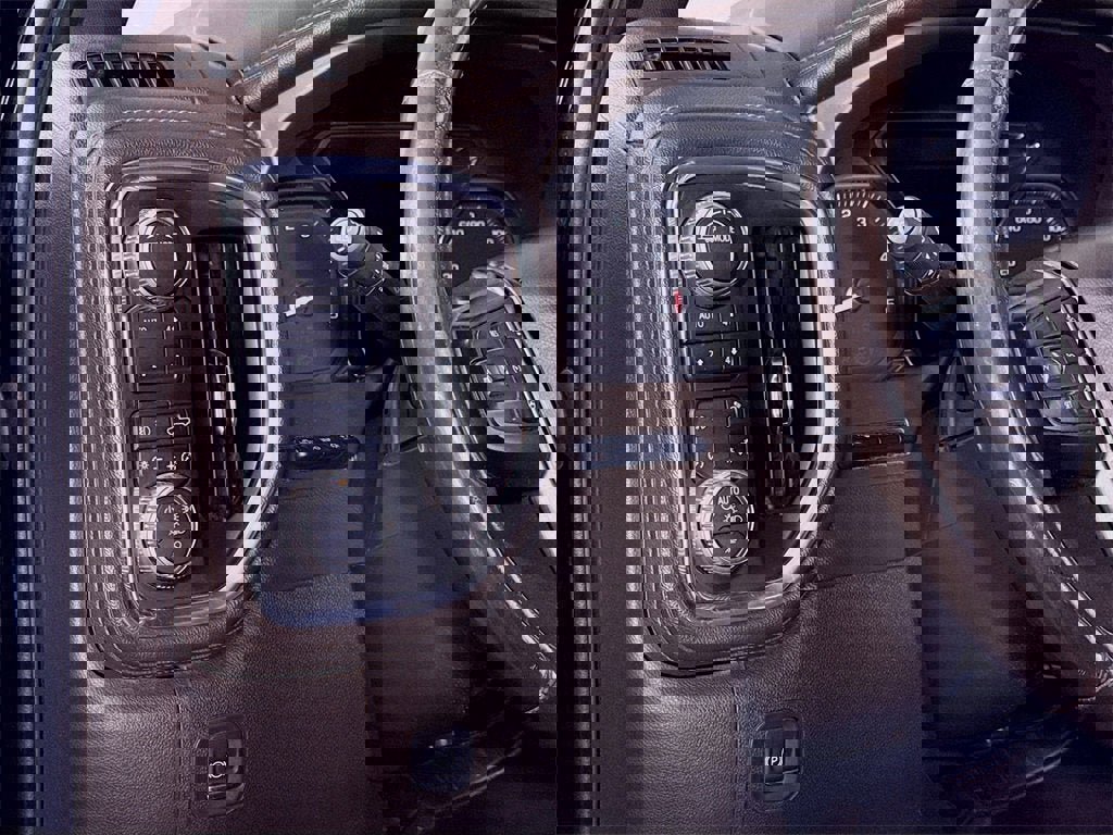 Used 2020 GMC Sierra 3500 Denali w/ Denali Ultimate Package image 4