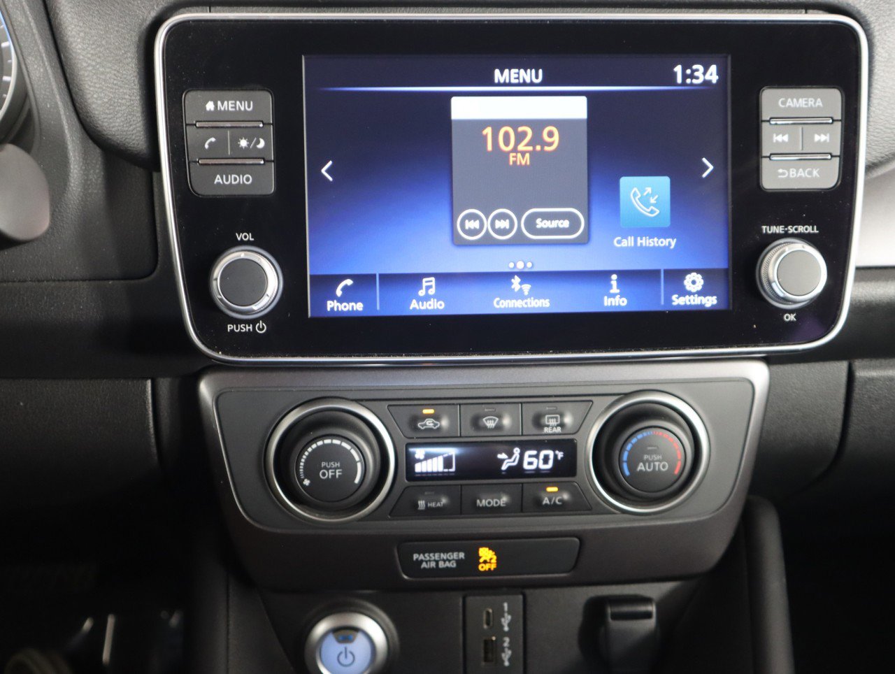 Used 2025 Nissan Leaf S image 19