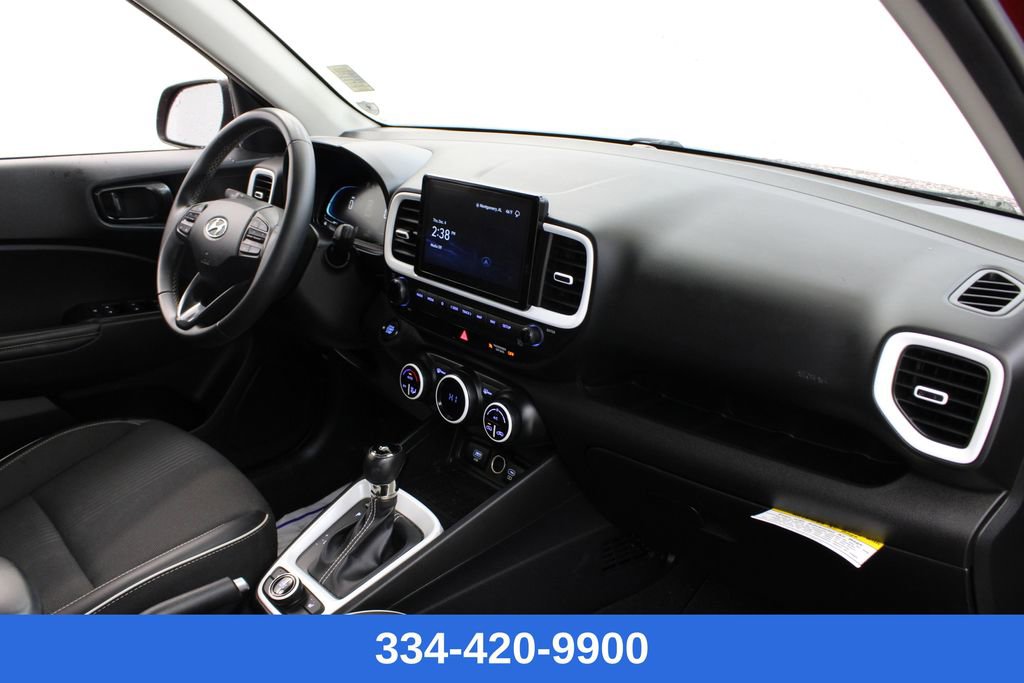 Used 2024 Hyundai Venue Limited image 23