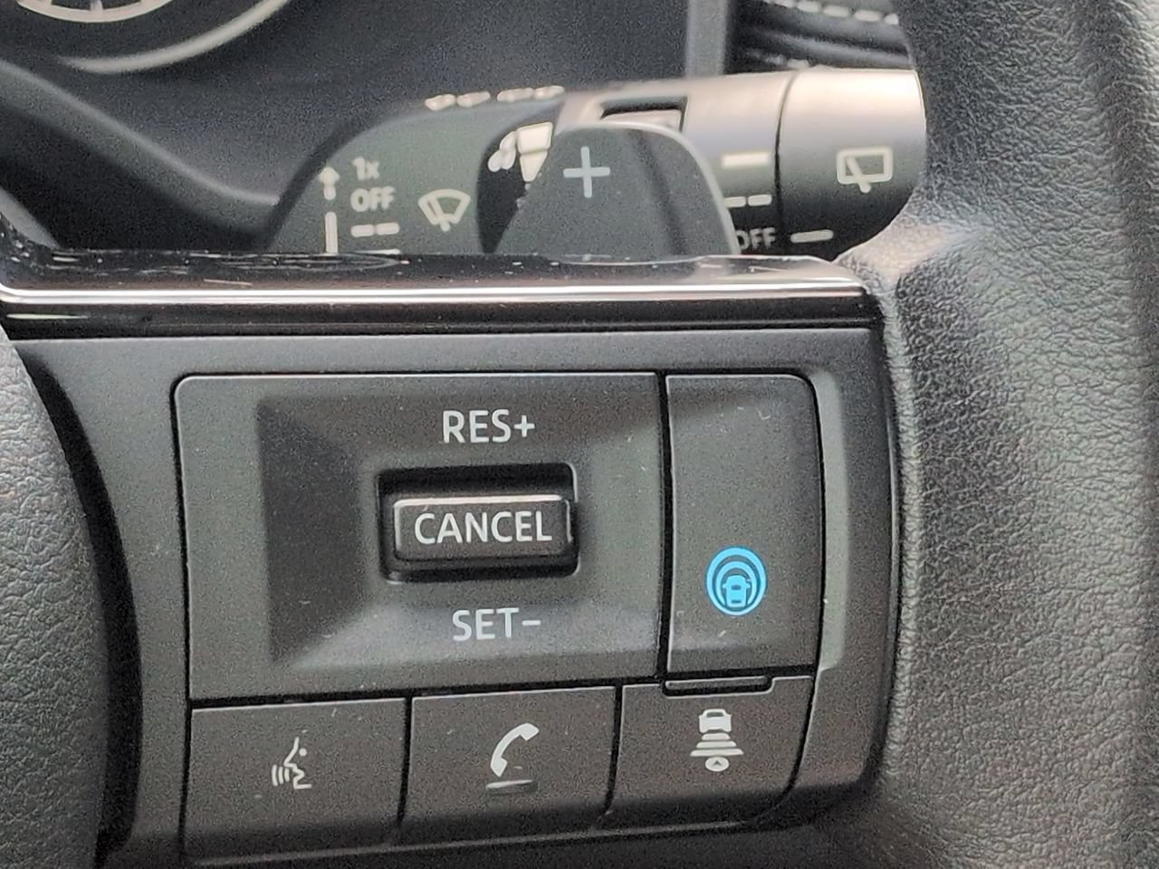 Used 2022 Nissan Rogue SV FWD image 24