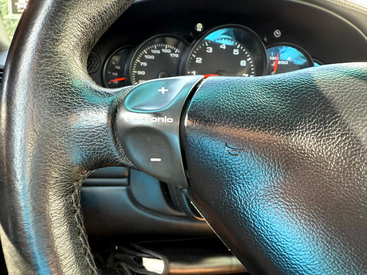 Used 2001 Porsche 911 Carrera image 40