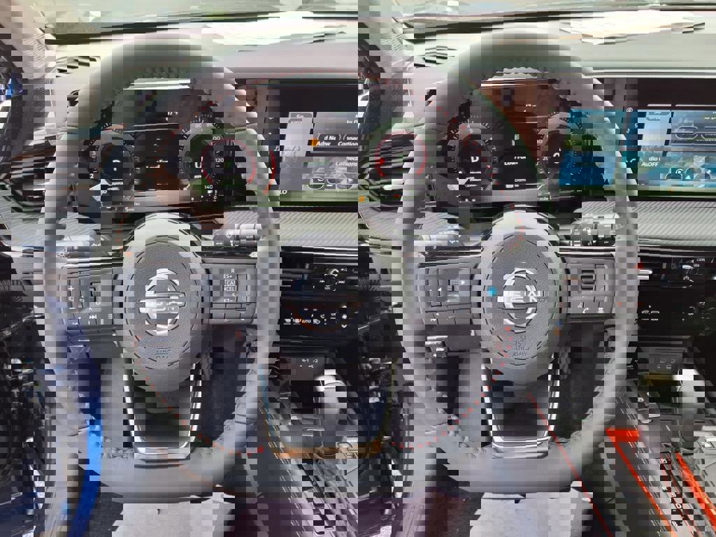 New 2025 Nissan Kicks SR image 12