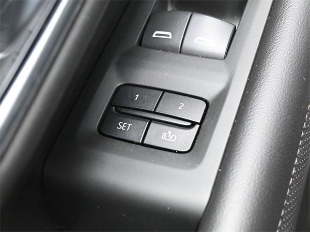 Used 2021 GMC Yukon SLT image 14