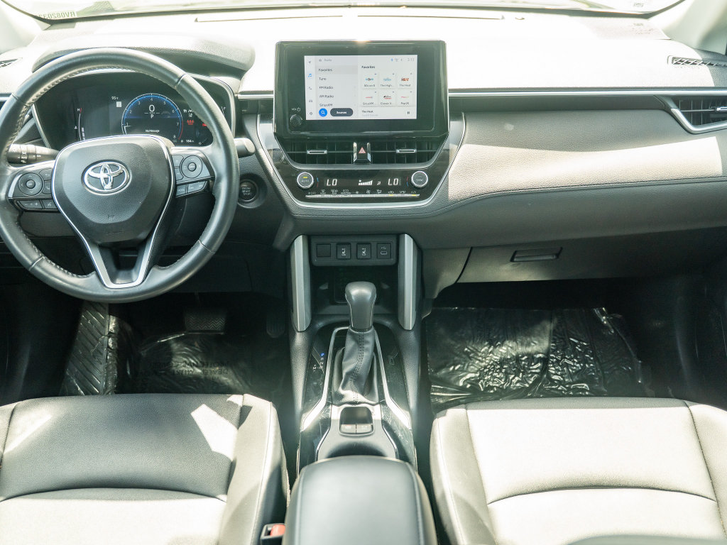 Used 2024 Toyota Corolla Cross XLE FWD image 20