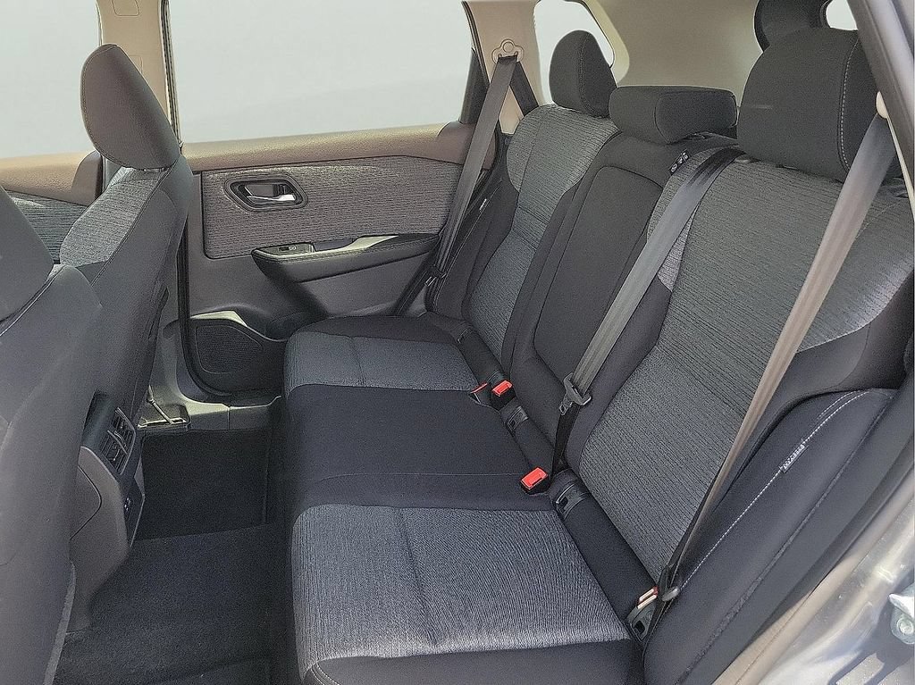 Used 2023 Nissan Rogue SV FWD image 13