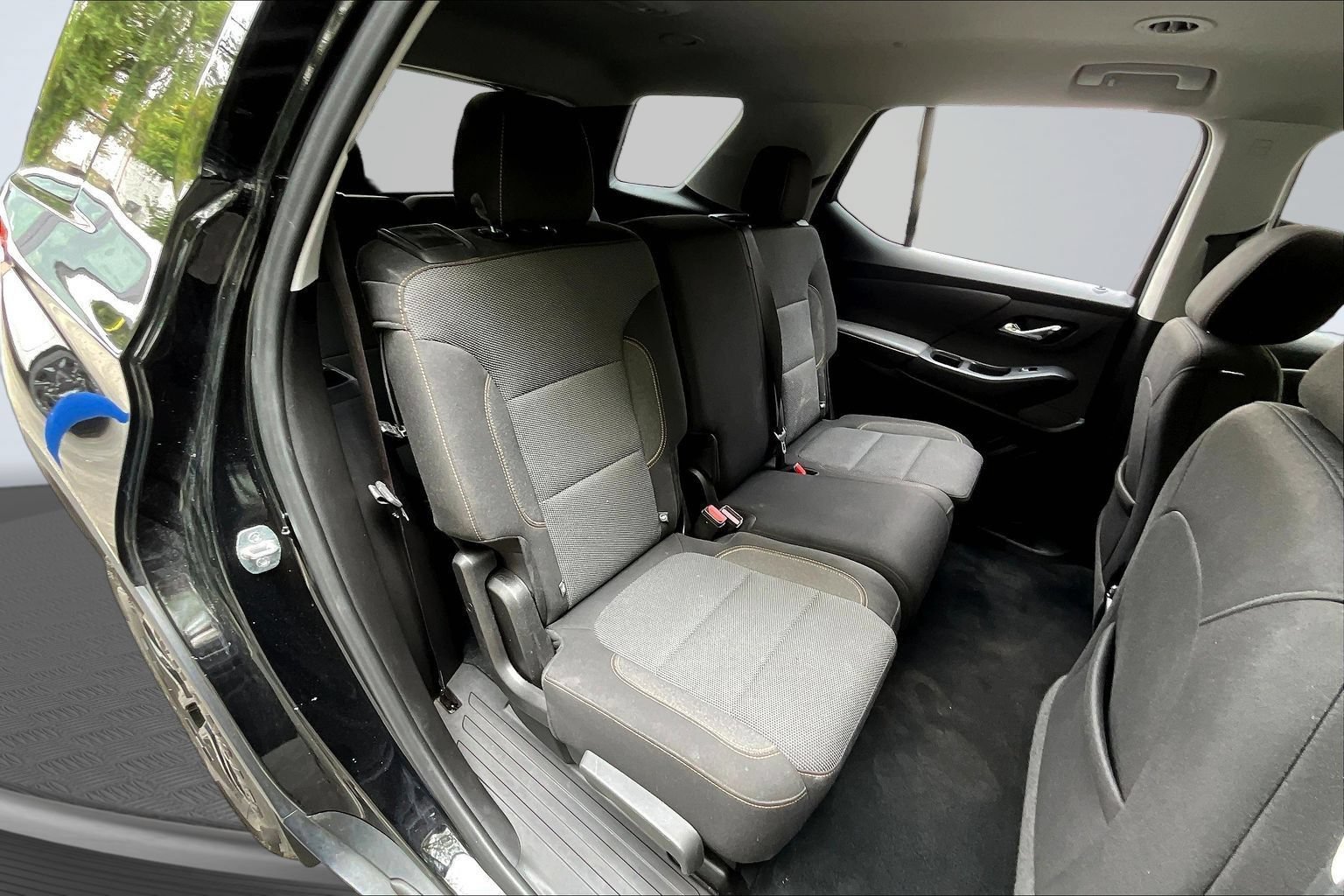 Used 2021 Chevrolet Traverse LS FWD image 23