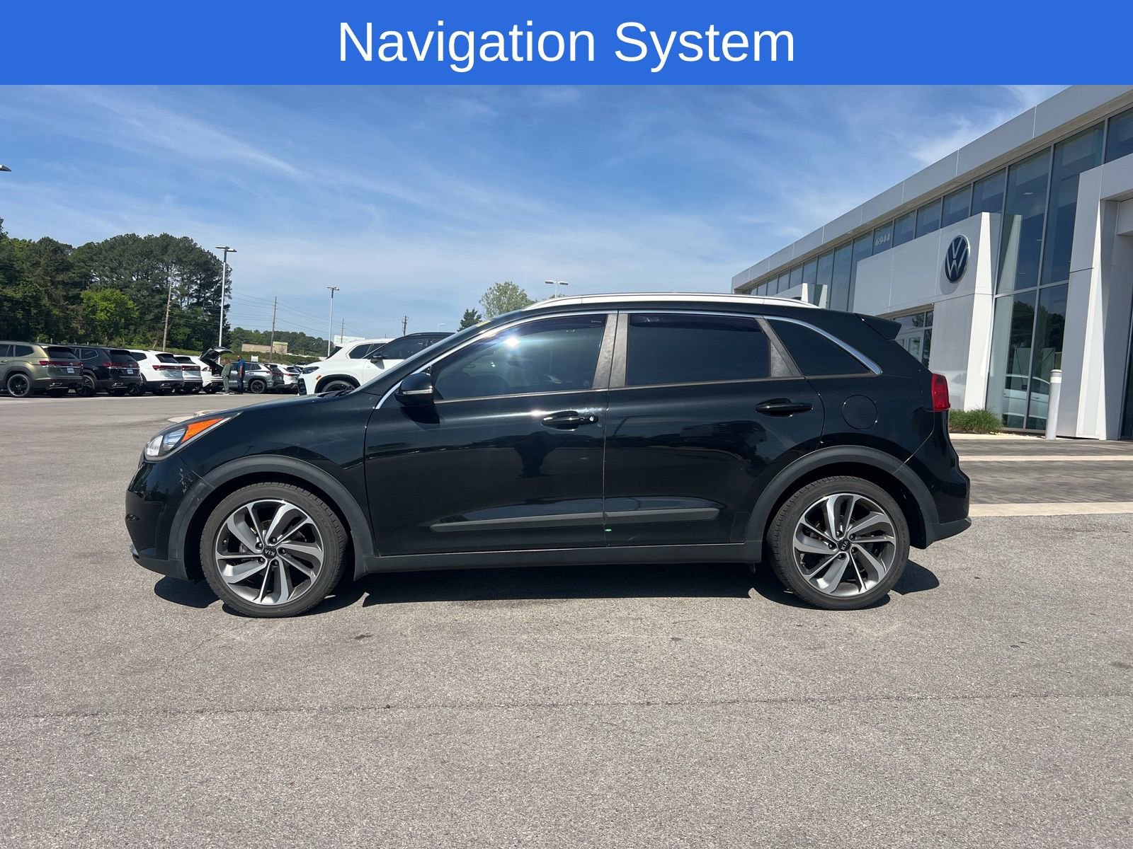 Used 2017 Kia Niro Touring w/ Advanced Technology Package image 3
