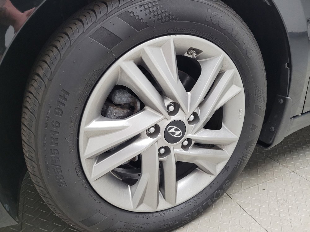 Used 2020 Hyundai Elantra Value Edition w/ Winter Weather Package FWD image 31