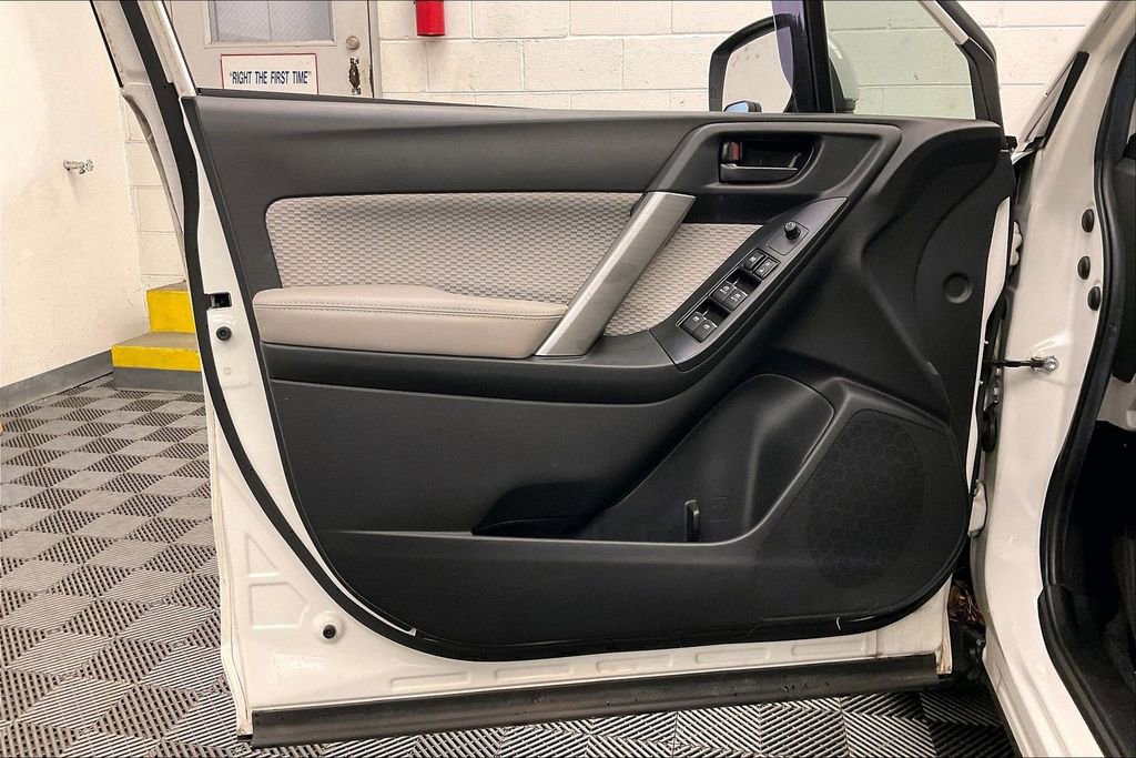 Used 2018 Subaru Forester 2.5i Premium image 24