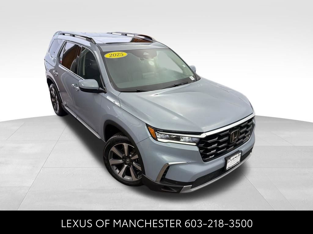 Used 2025 Honda Pilot Elite image 3
