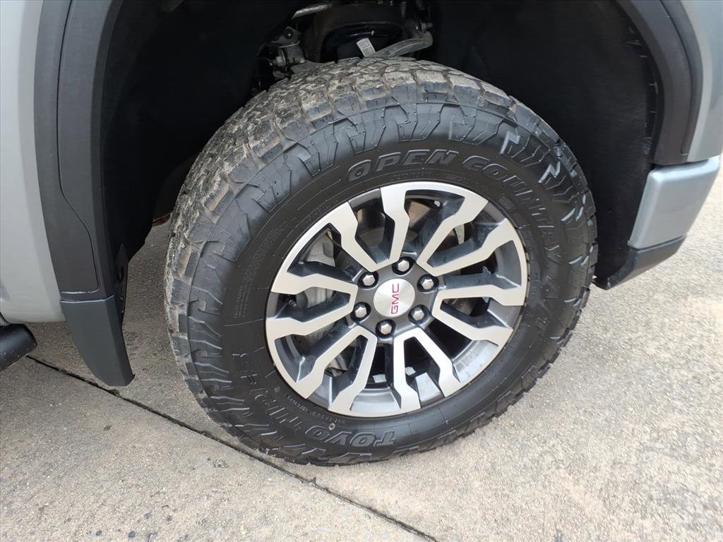 Used 2023 GMC Sierra 1500 AT4 w/ AT4 Premium Package image 9