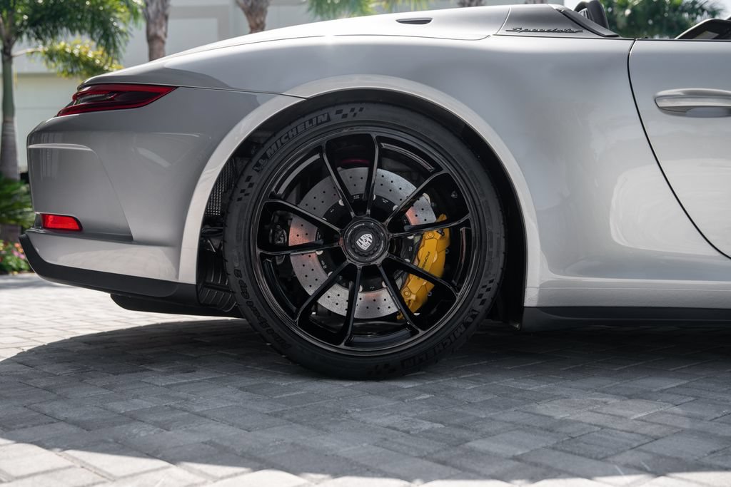 Used 2019 Porsche 911 Speedster RWD image 10
