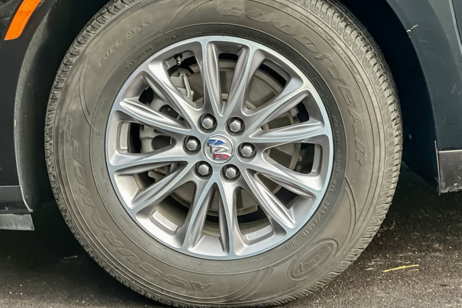 Used 2024 Buick Enclave Premium image 33