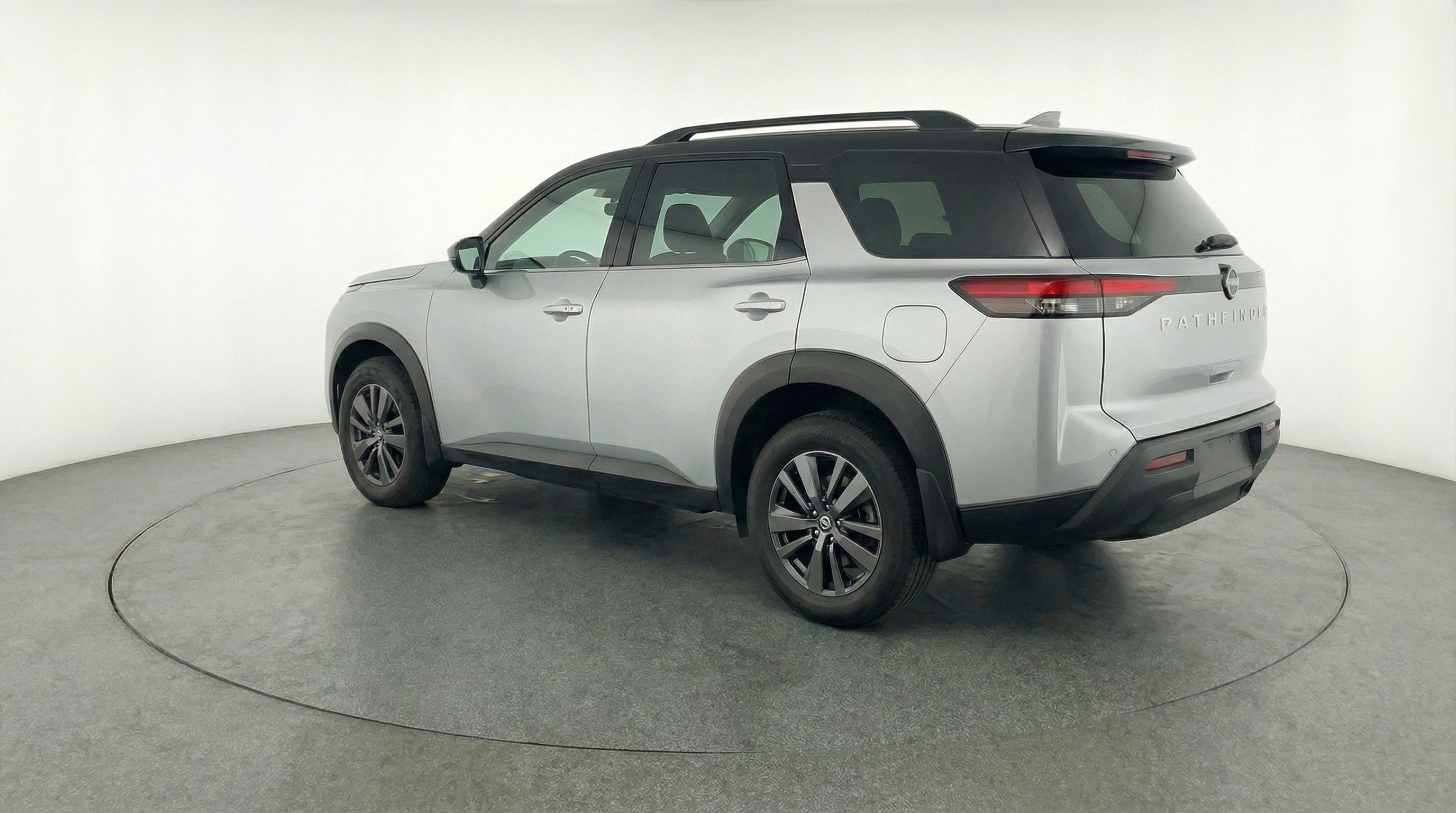 Used 2025 Nissan Pathfinder SV AWD/4WD image 6