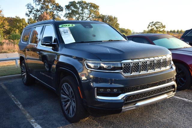 Used 2023 Jeep Grand Wagoneer L Series III AWD/4WD image 3