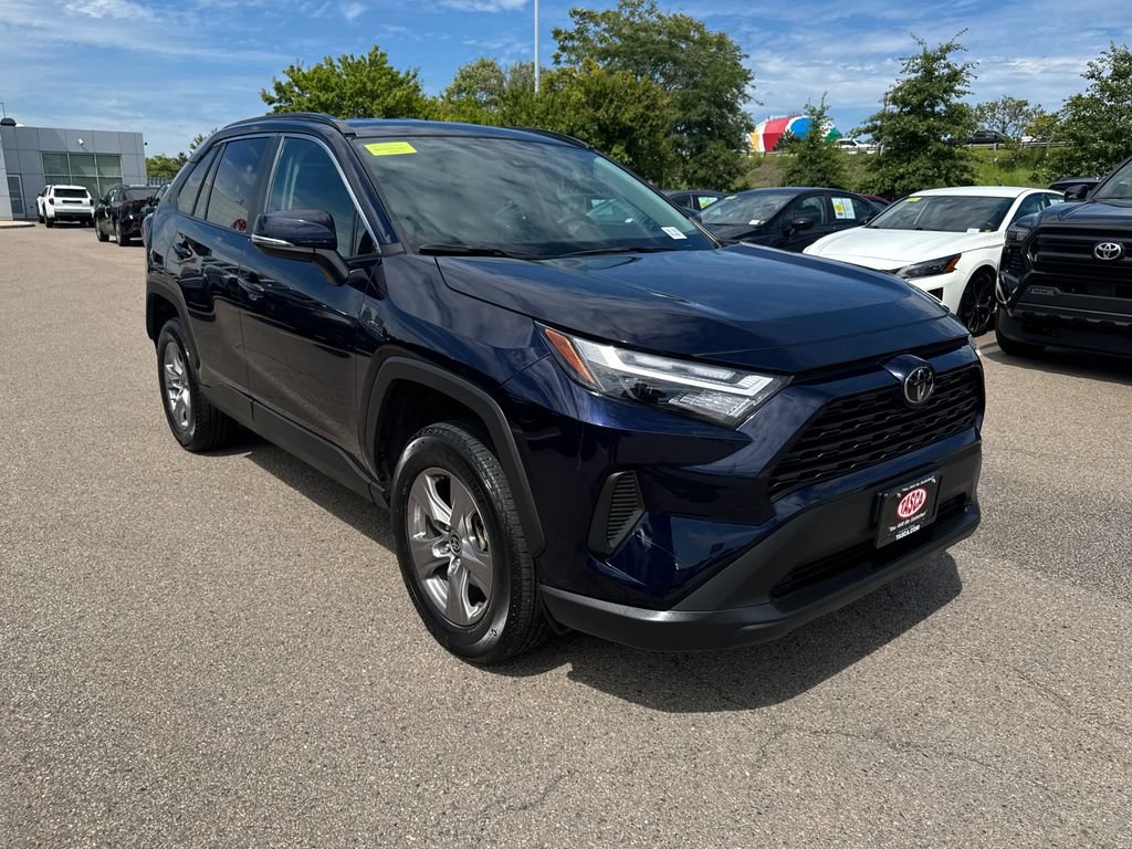 Used 2025 Toyota RAV4 XLE AWD/4WD image 10