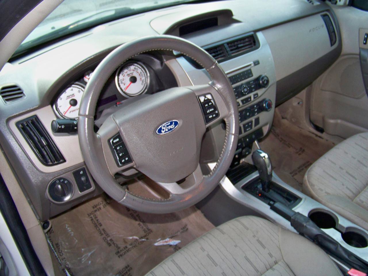 Used 2010 Ford Focus SE image 31