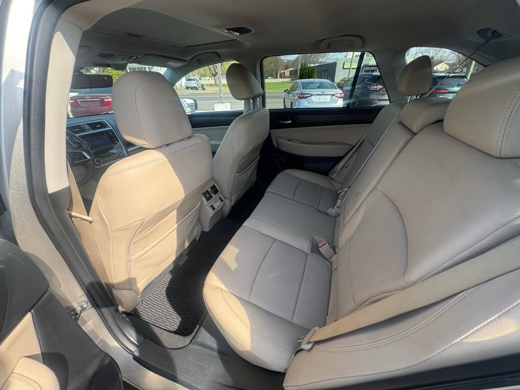 Used 2018 Subaru Outback 3.6R Limited AWD/4WD image 22