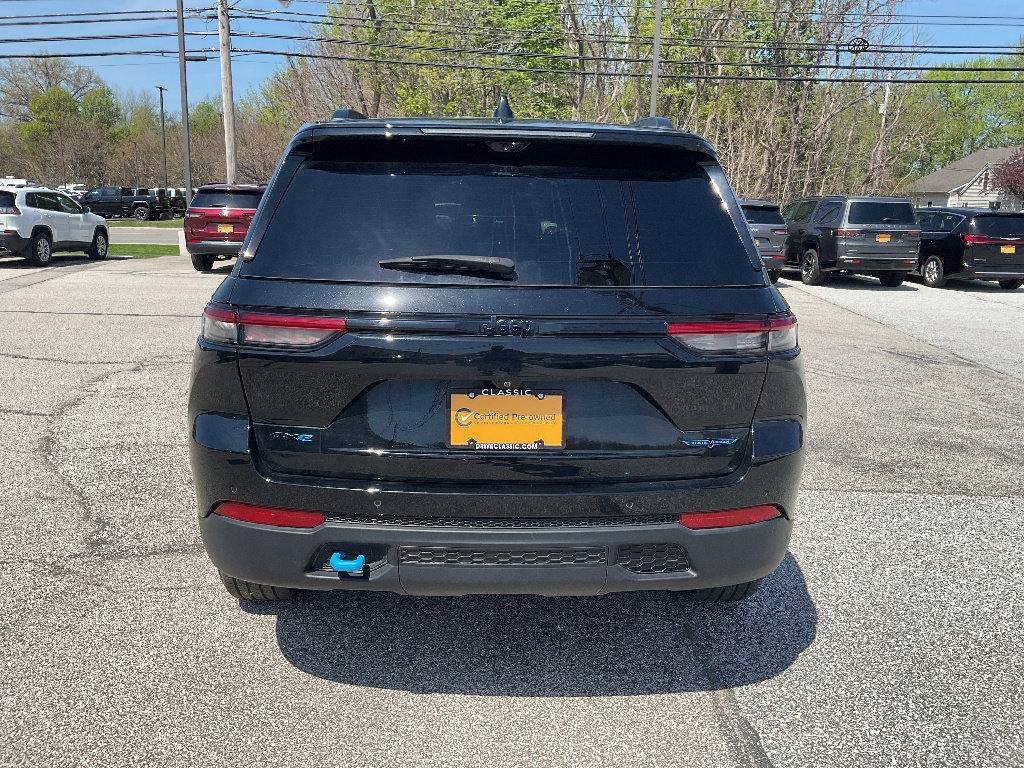 Used 2022 Jeep Grand Cherokee Trailhawk w/ Advanced Protech Group II AWD/4WD image 6