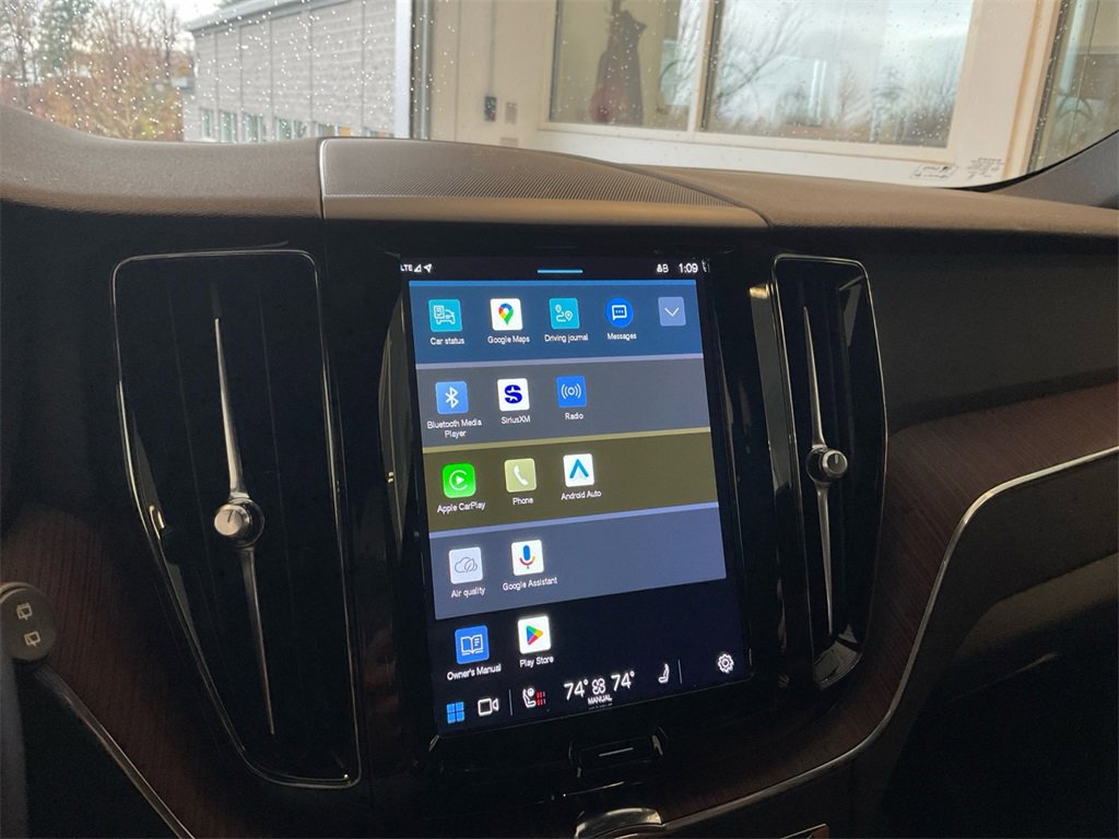 Certified 2023 Volvo XC60 B5 Plus w/ Climate Package image 23