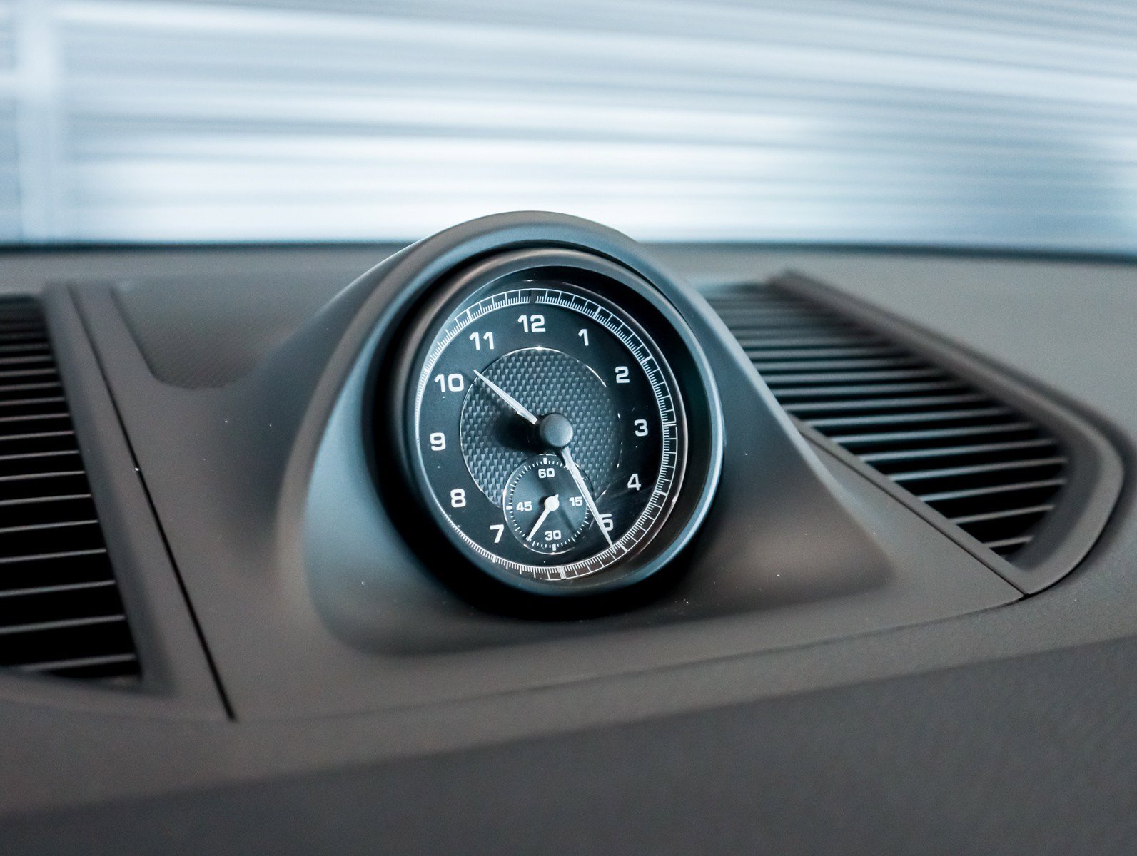 Certified 2025 Porsche Macan image 21