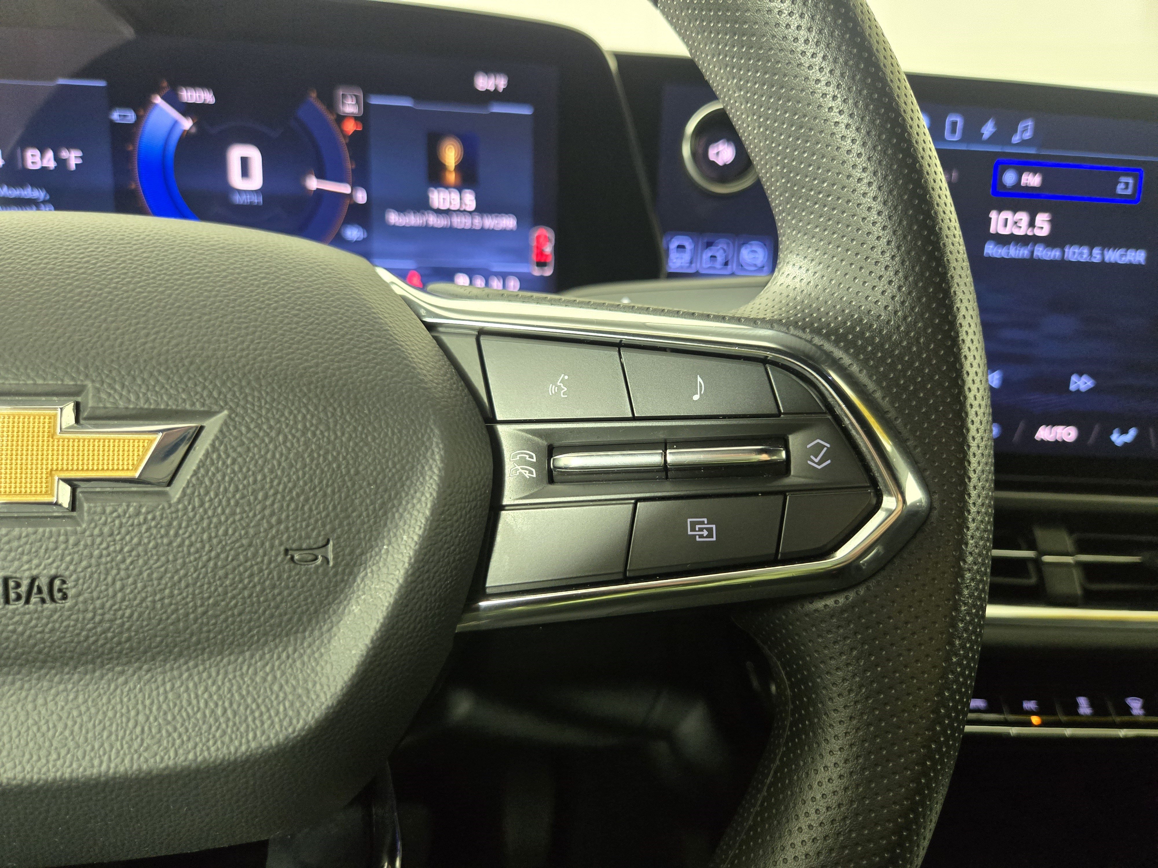 Certified 2025 Chevrolet Equinox EV LT FWD image 16