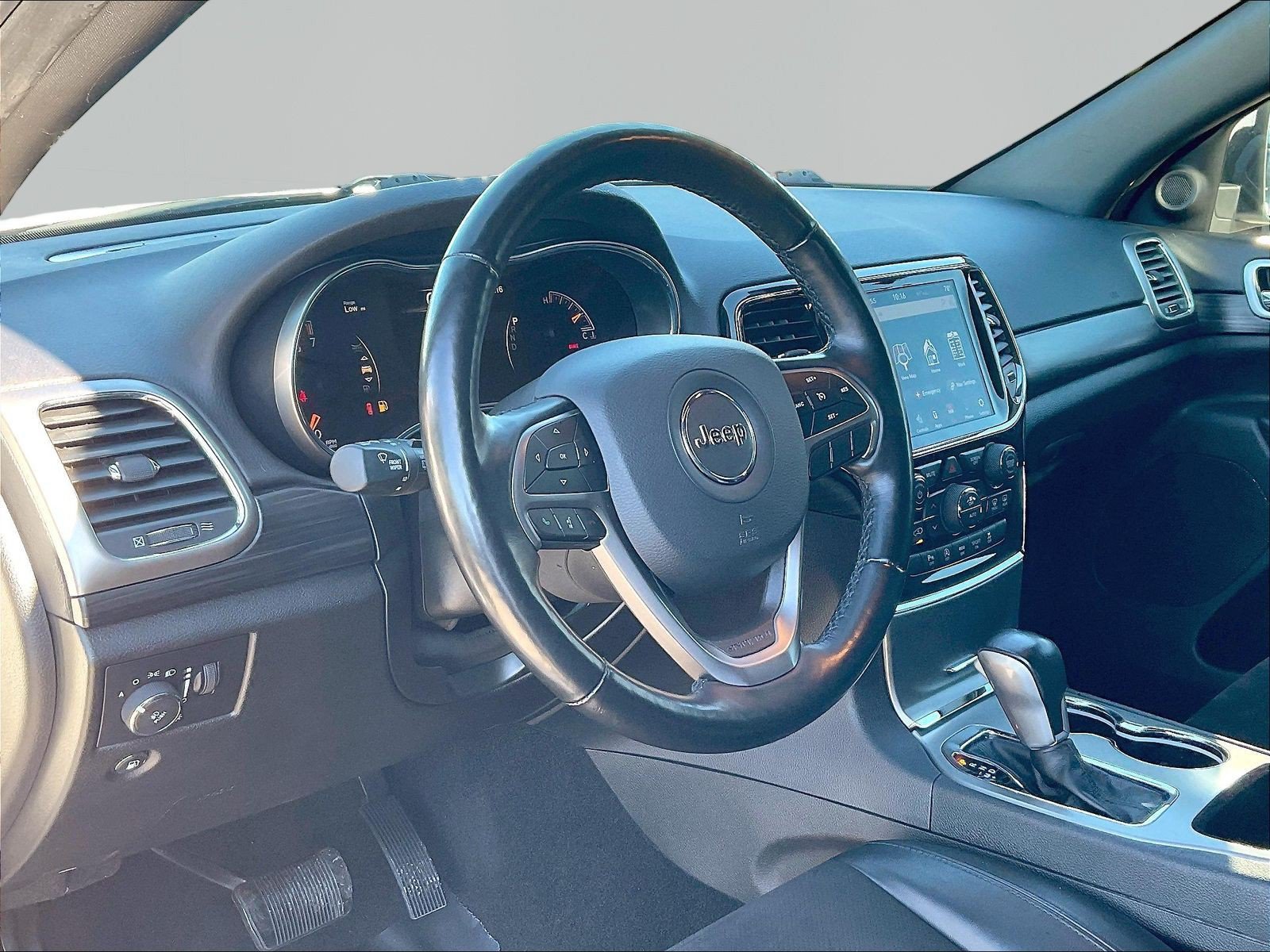 Used 2021 Jeep Grand Cherokee Altitude AWD/4WD image 8