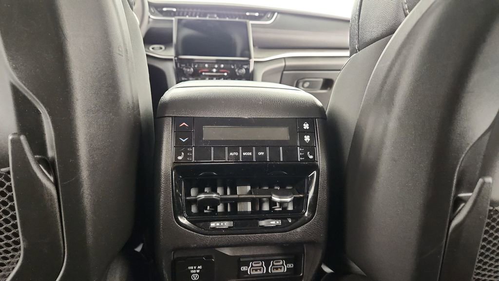 Used 2023 Jeep Grand Cherokee L Limited w/ Luxury Tech Group II image 23