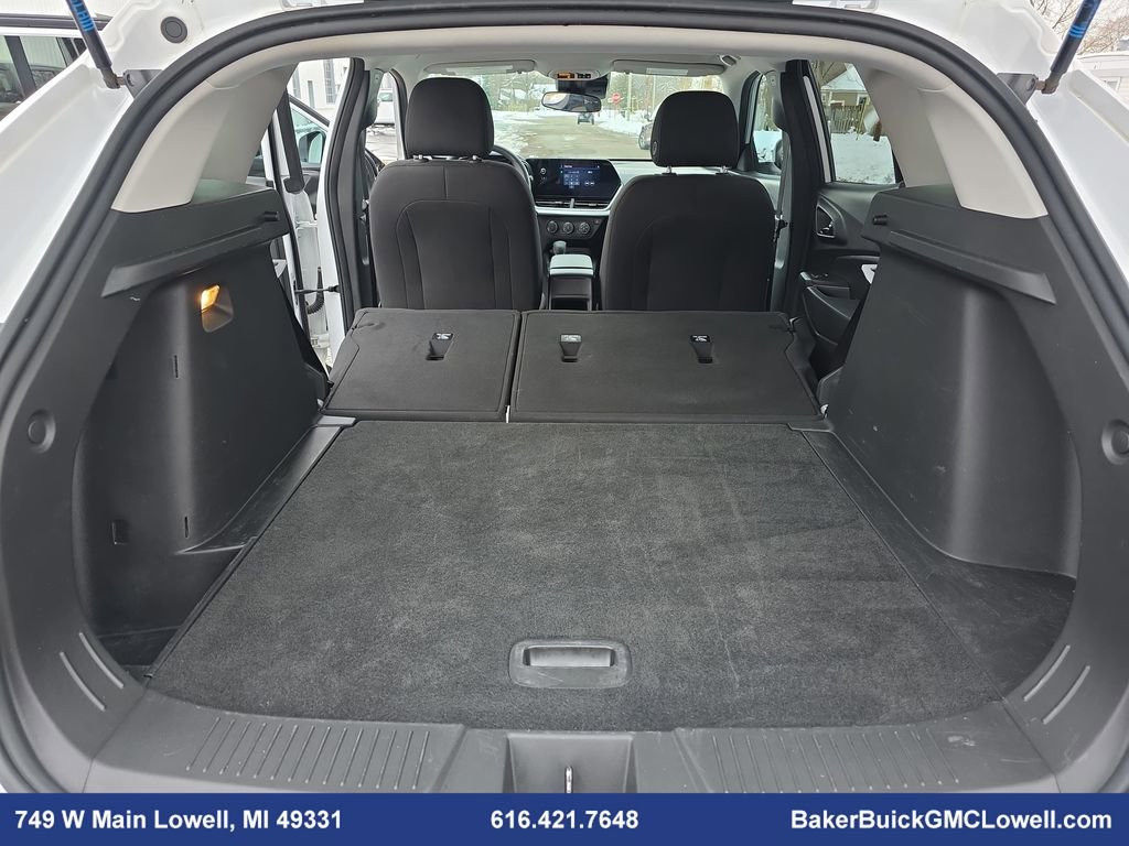 Used 2024 Chevrolet Trax LS w/ LS Convenience Package image 13