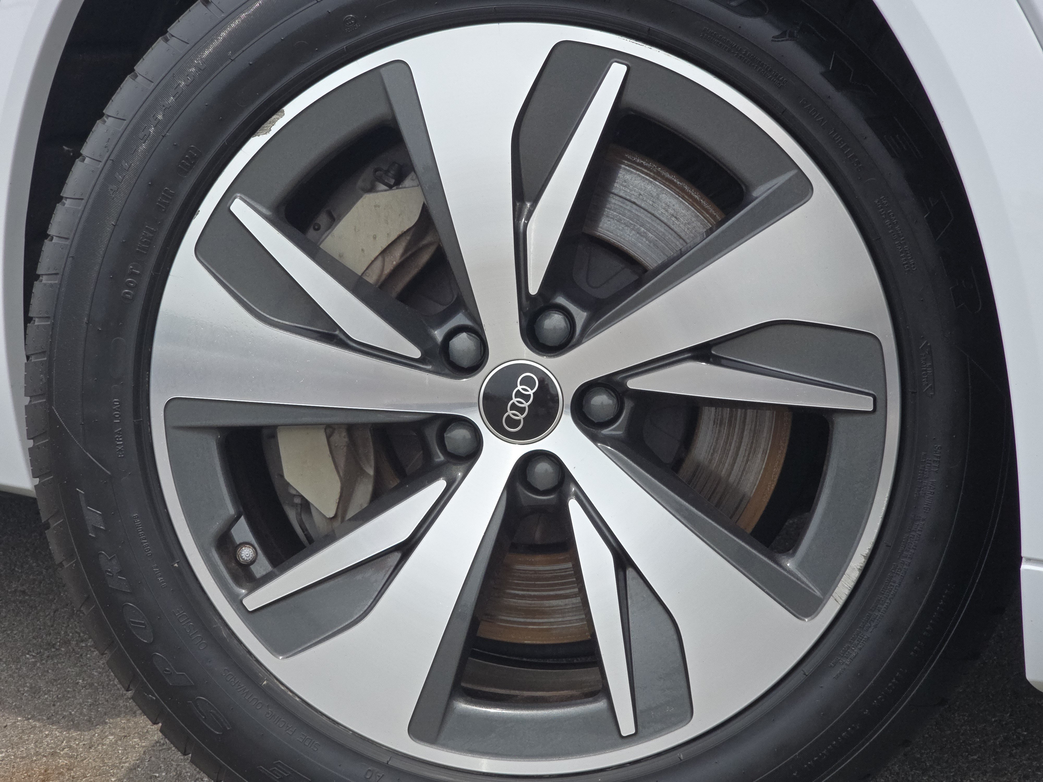 Certified 2024 Audi Q8 e-tron Premium AWD/4WD image 15