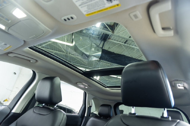 Used 2020 Ford Edge SEL w/ Convenience Package FWD image 13