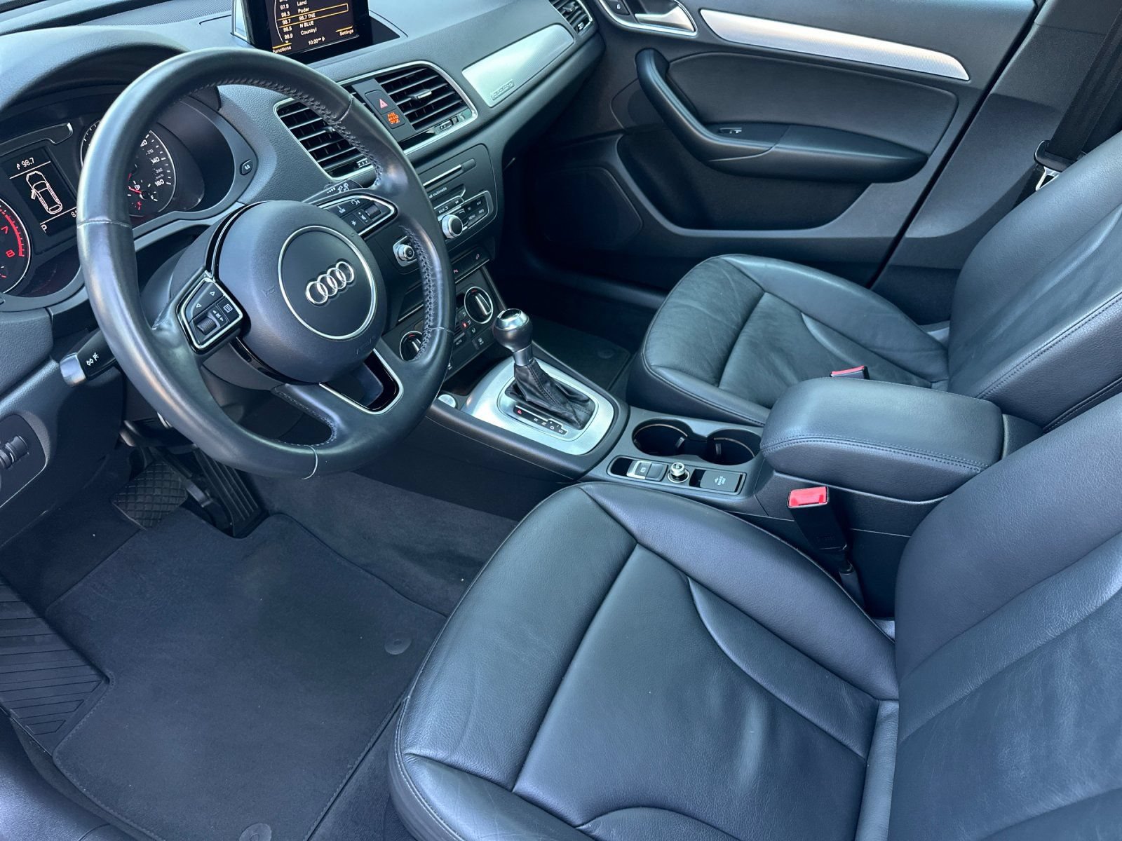 Used 2018 Audi Q3 2.0T Premium w/ Convenience Package AWD/4WD image 10