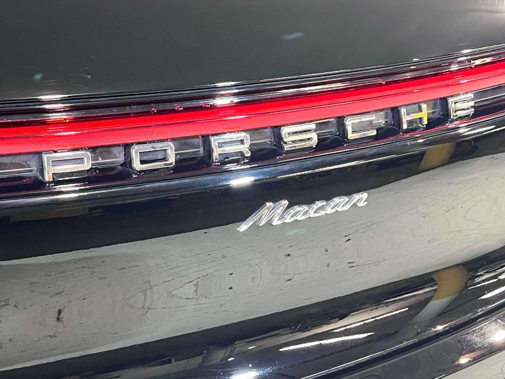 Certified 2023 Porsche Macan AWD/4WD image 12