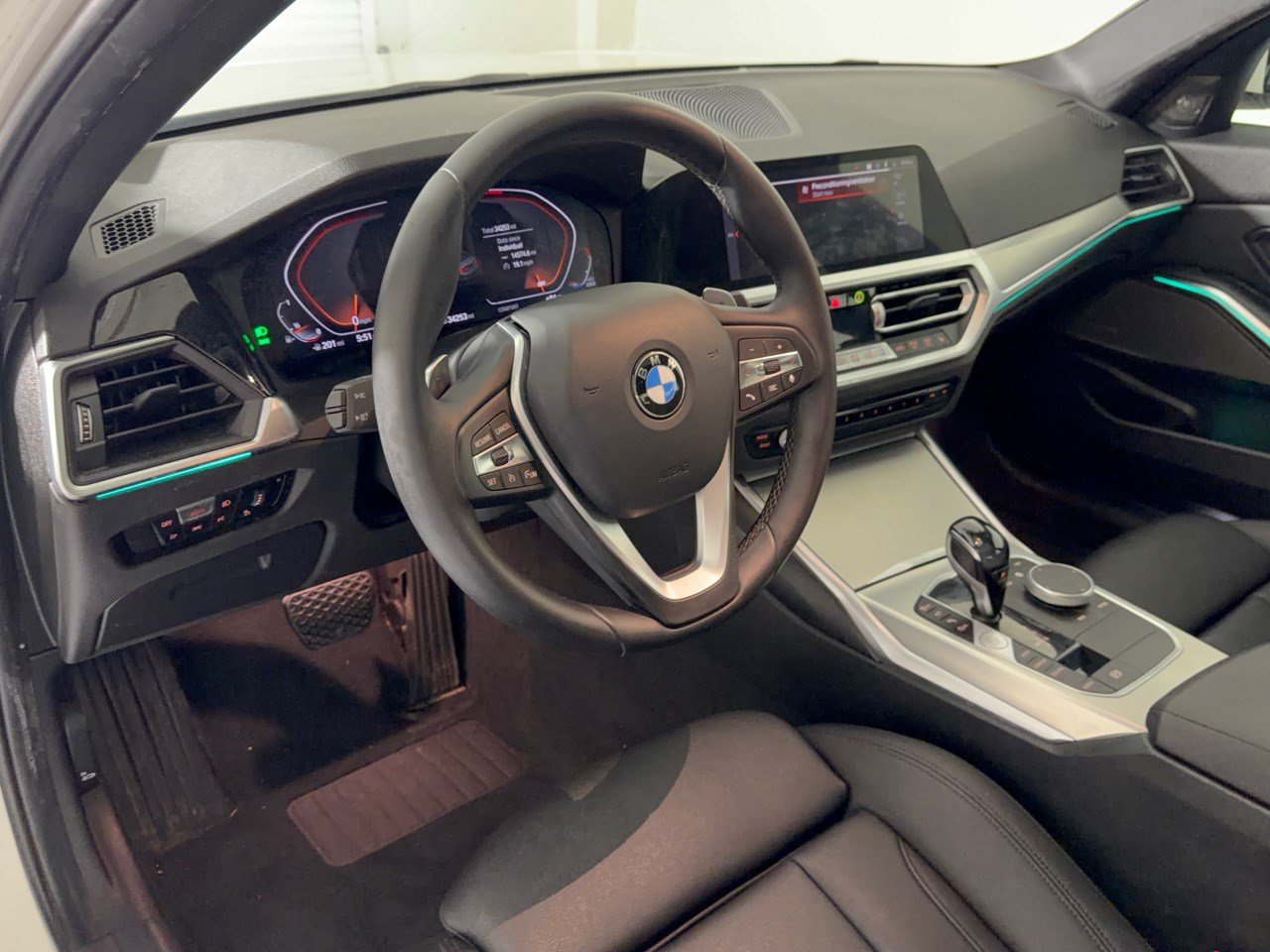 Used 2021 BMW 330i Sedan w/ Convenience Package RWD image 4