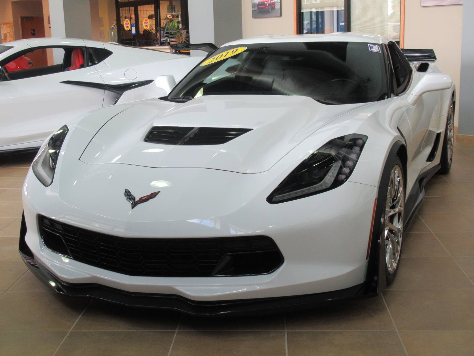 Used 2019 Chevrolet Corvette Z06 RWD image 3