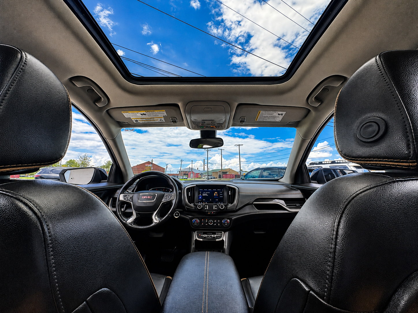 Used 2022 GMC Terrain AT4 AWD/4WD image 2