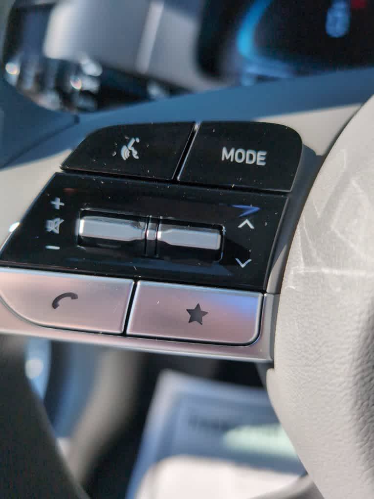 New 2026 Hyundai Elantra SE FWD image 31