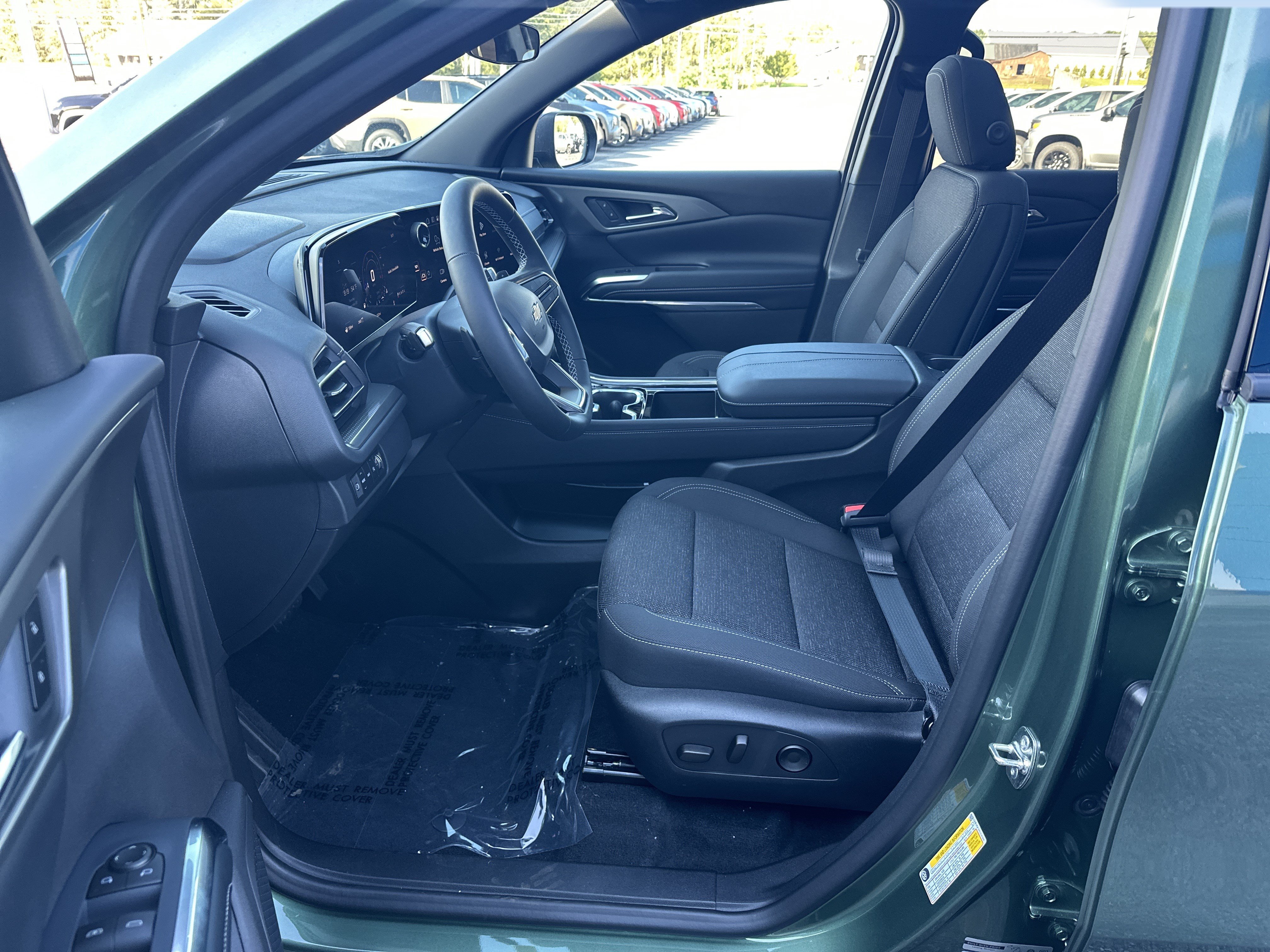 New 2027 Chevrolet Traverse LT w/ Sun and Wheel Package AWD/4WD image 8