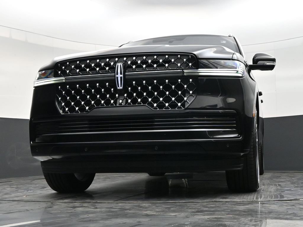 Used 2025 Lincoln Navigator L Black Label image 32