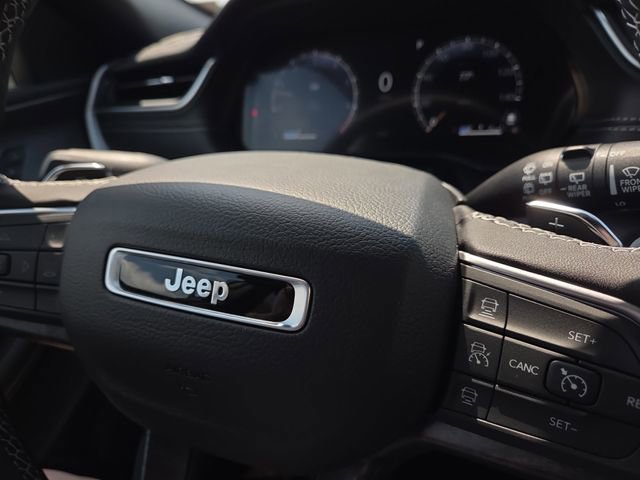 New 2025 Jeep Grand Cherokee Limited w/ Luxury Tech Group II image 23