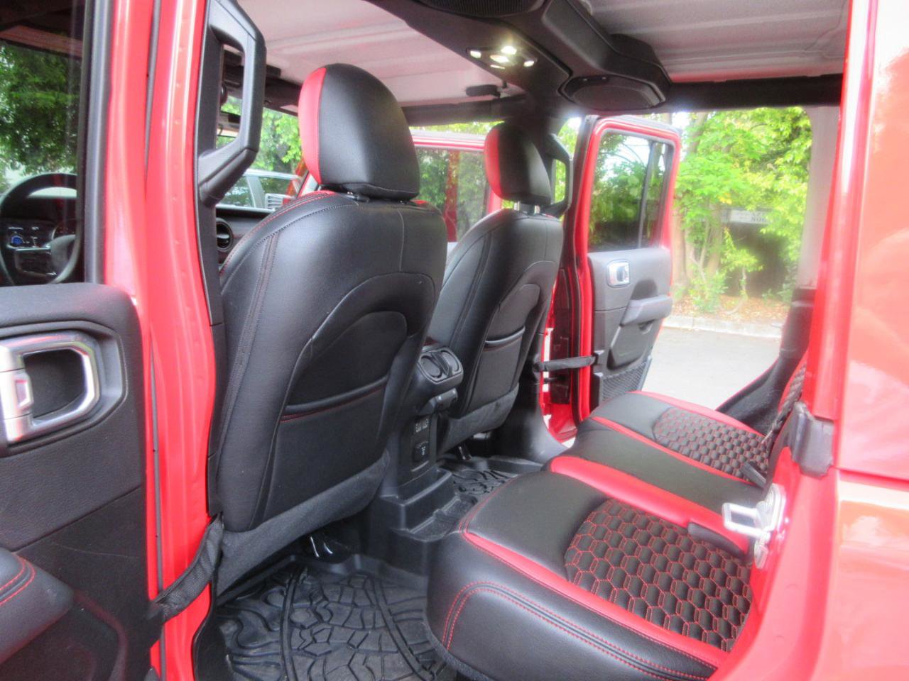 Used 2021 Jeep Wrangler Unlimited Rubicon w/ Dual Top Group image 32