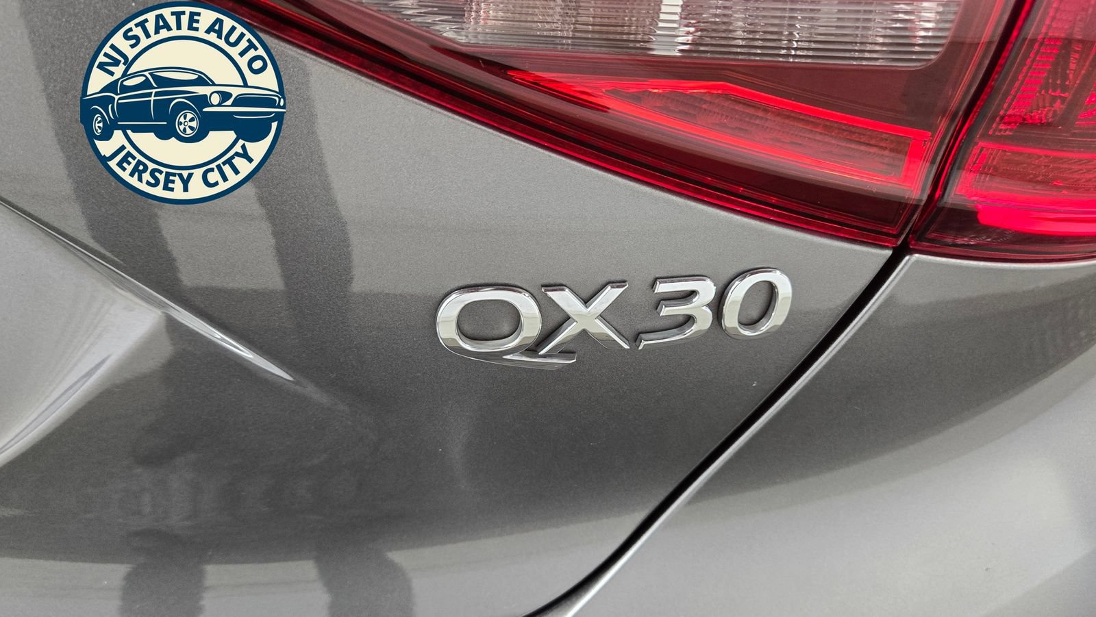Used 2018 INFINITI QX30 AWD image 32